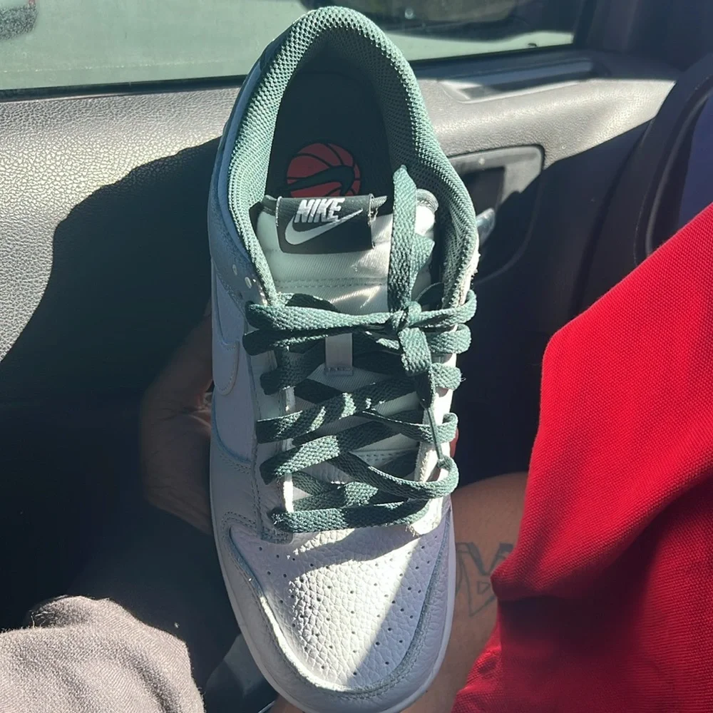 nike dunk( white grey and green) - Picture 3 of 3